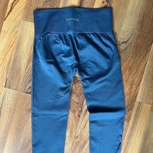 Womens’s Paragon seamless leggings- size S